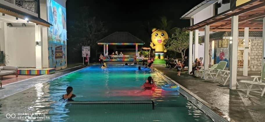 Alia Residence Business Resort Padang Mat Sirat Exterior photo