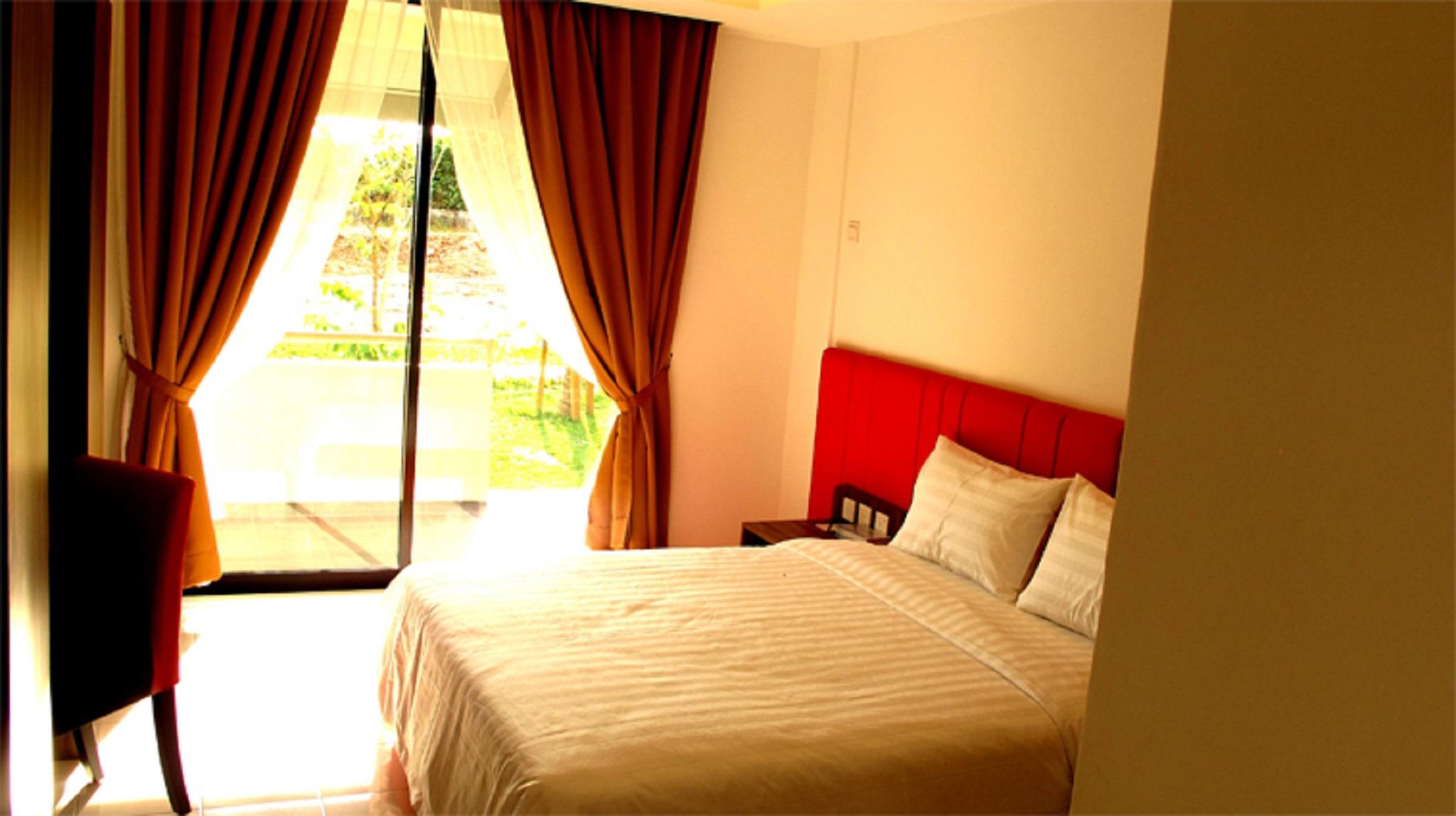 Alia Residence Business Resort Padang Mat Sirat Exterior photo