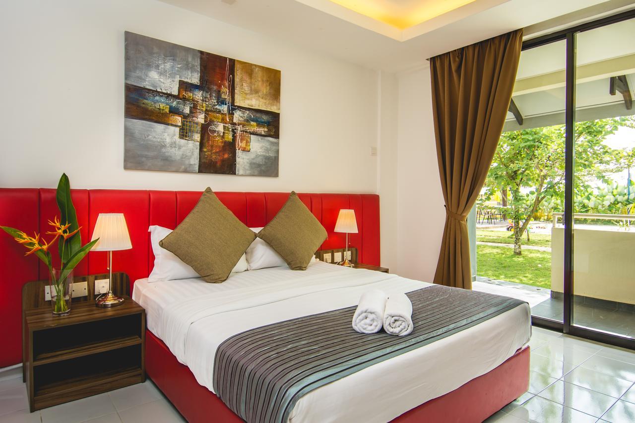 Alia Residence Business Resort Padang Mat Sirat Exterior photo