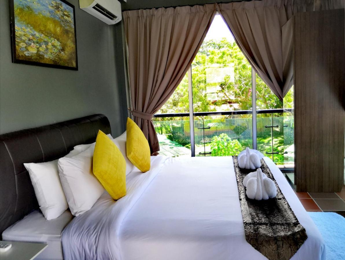 Alia Residence Business Resort Padang Mat Sirat Exterior photo